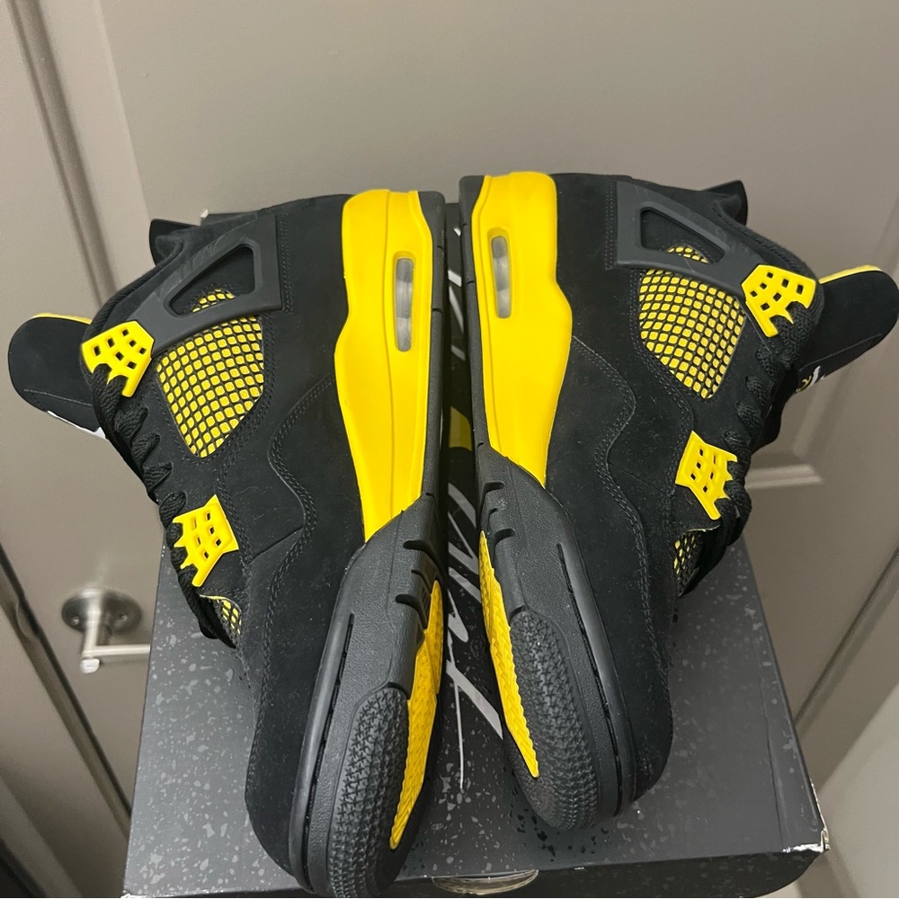 2023 Jordan 4 IV Thunder Sz 12 Mens **NO BOX** - Picture 6 of 10